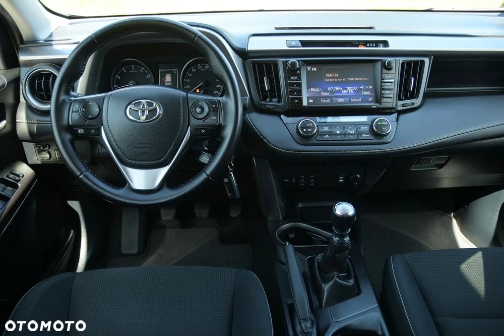 Toyota RAV4 2.0 4x4 Start&Stop Executive - 26