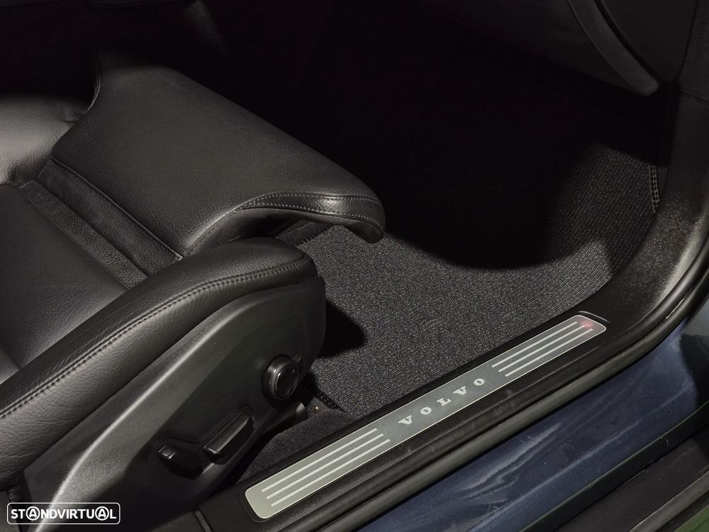 Volvo V90 Cross Country 2.0 B5 Plus AWD - 43