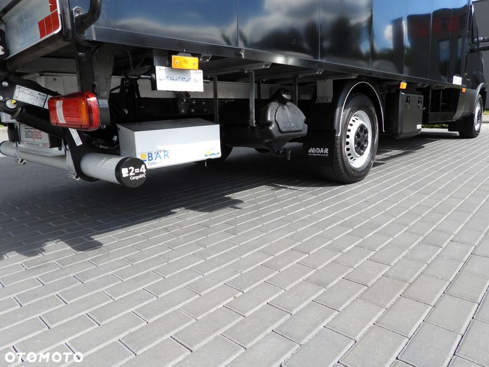 Iveco DAILY 35S18 KONTENER WINDA 8 PALET WEBASTO TEMPOMAT NAWIGACJA LEDY PNEUMATYKA KLIMATYZACJA  180KM - 18