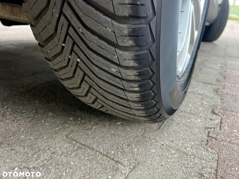 Ford Kuga 2.5P PHEV FWD Titanium X - 36