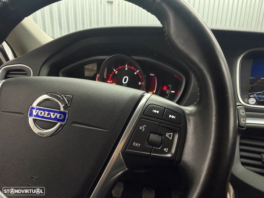 Volvo V40 Cross Country 2.0 D3 Momentum - 21