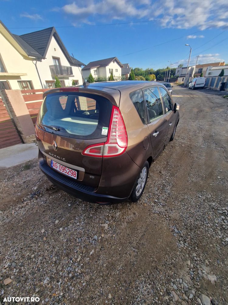 Renault Scenic 1.9 dCi FAP Avantage - 11