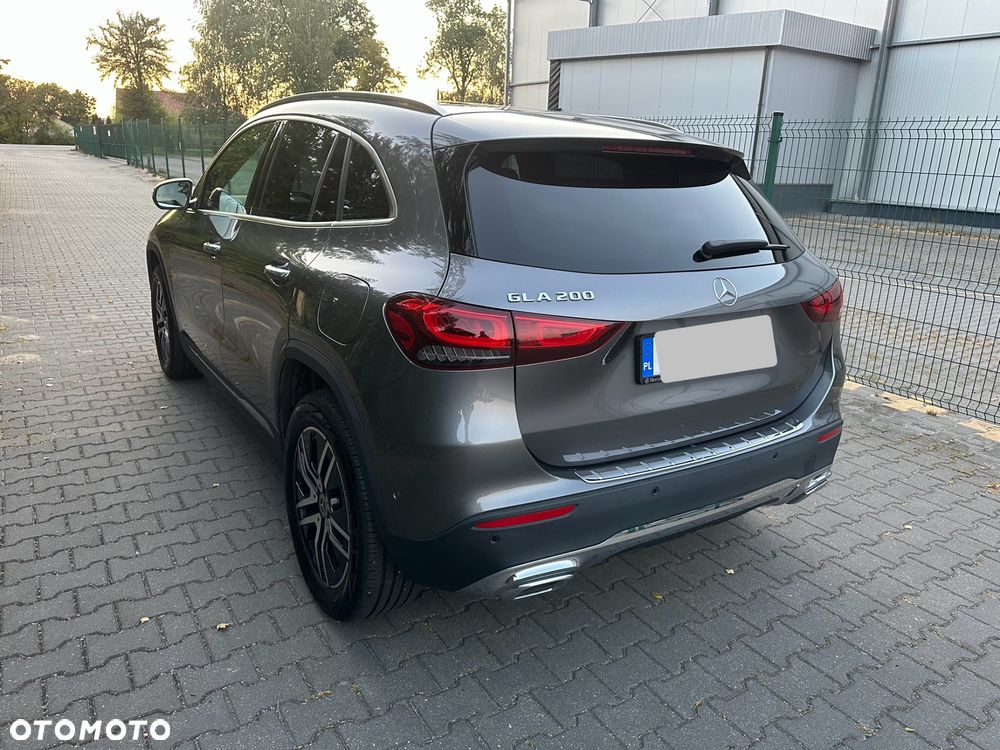 Mercedes-Benz GLA 200 Business Edition - 4