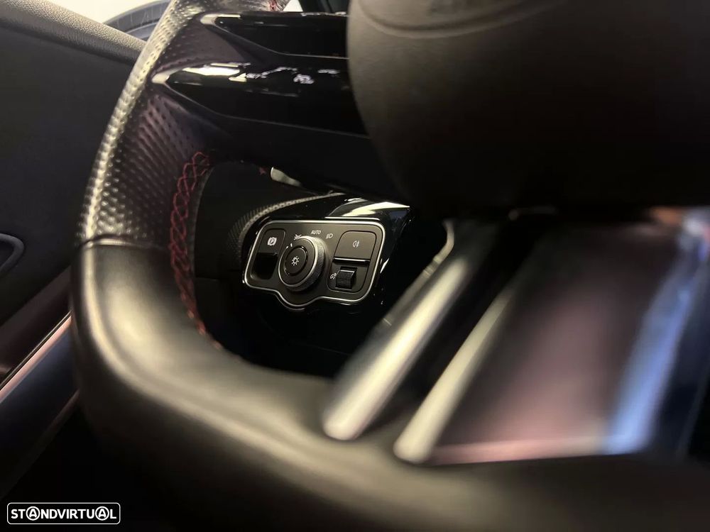 Mercedes-Benz A 250 Limousine e AMG Line - 31