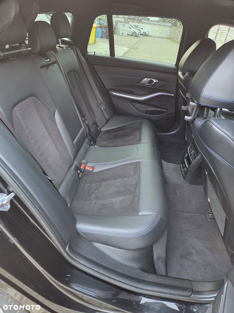 BMW Seria 3 320i GPF M Sport Shadow - 21