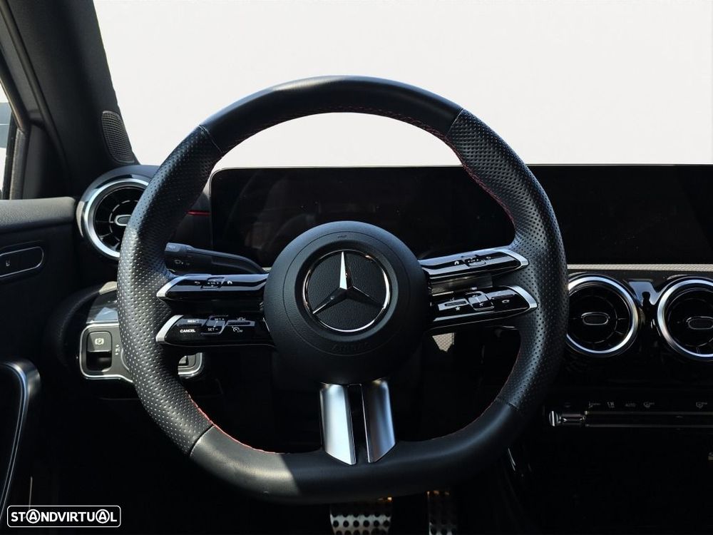 Mercedes-Benz A 250 Limousine - 12