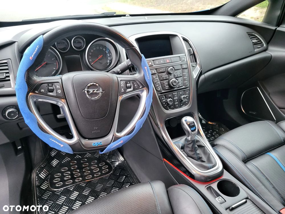 Opel Astra IV GTC OPC - 12