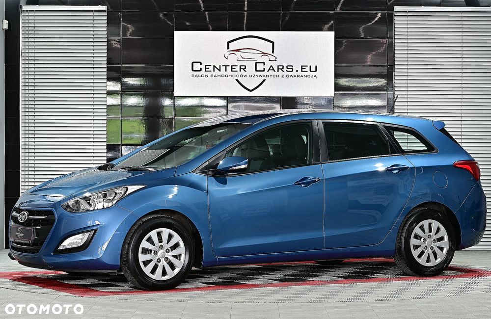 Hyundai i30 blue 1.6 CRDi Trend - 12