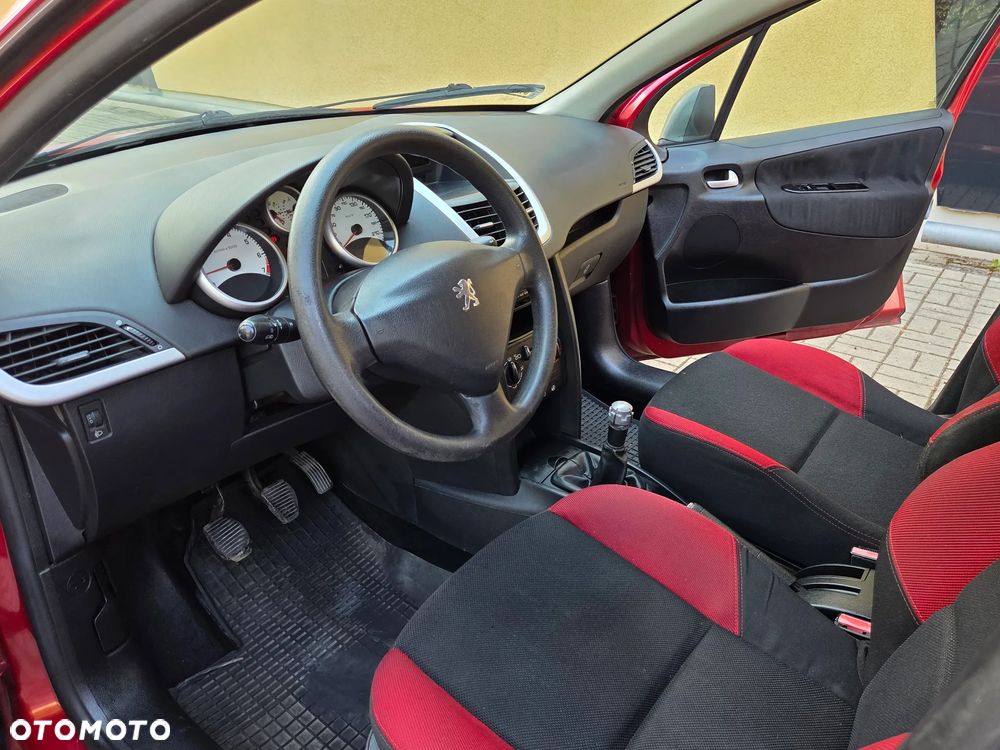 Peugeot 207 1.4 16V Presence - 25