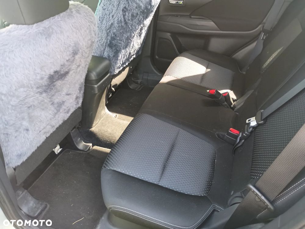 Mitsubishi Outlander 2.0 Intense 2WD CVT - 10