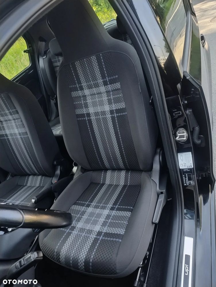 Volkswagen up! club - 20