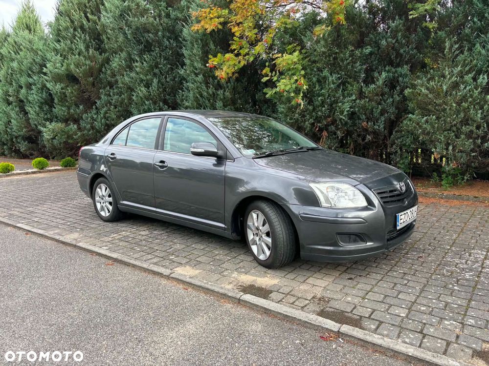 Toyota Avensis 1.8 VVT-i Terra - 1