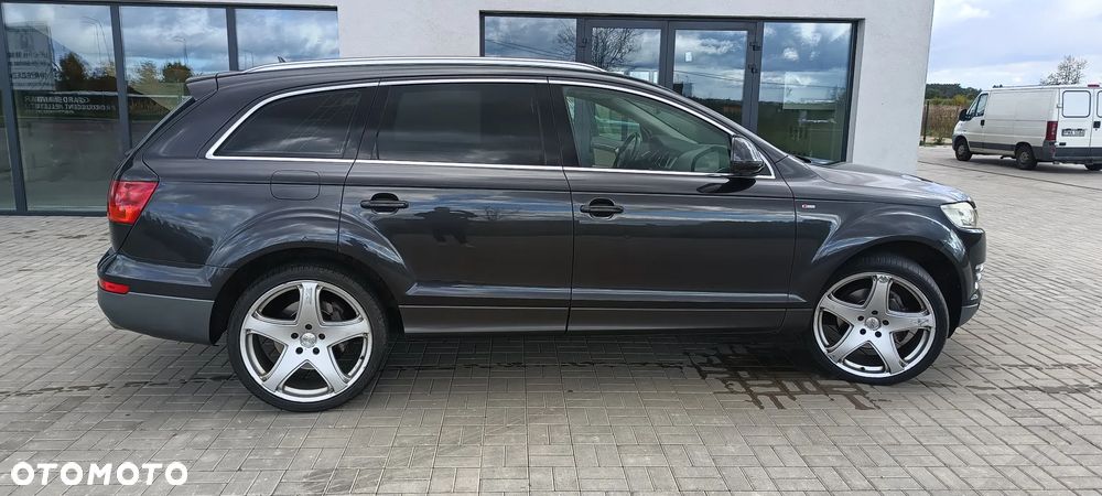 Audi Q7 - 1