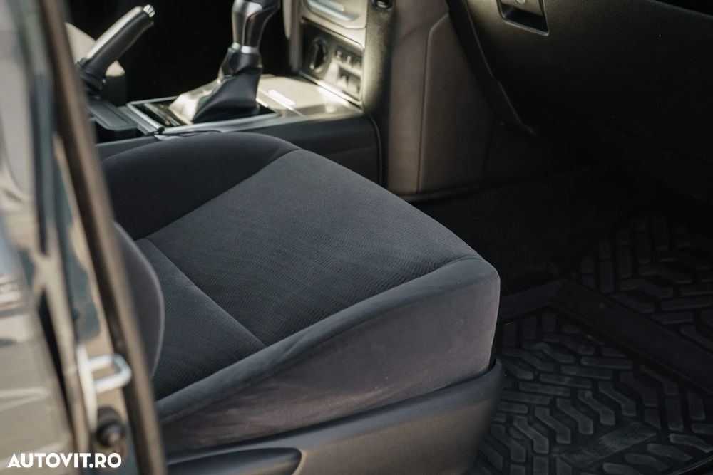 TOYOTA Land Cruiser 2018 — imagine 27