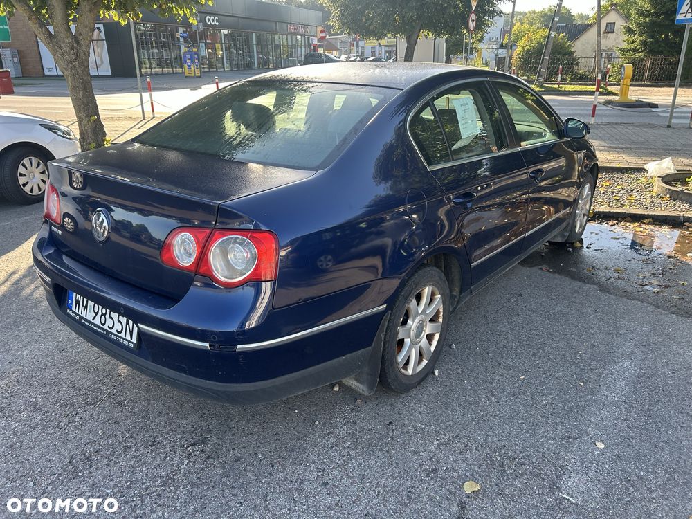 Volkswagen Passat - 1