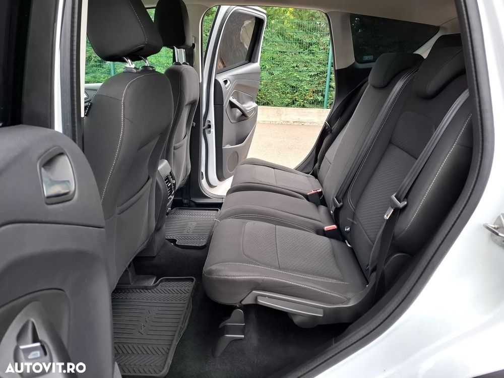 Ford Kuga - 13