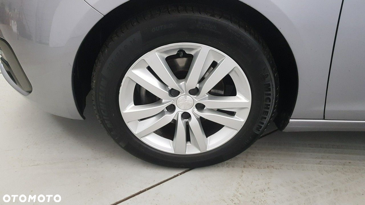Peugeot 308 - 13