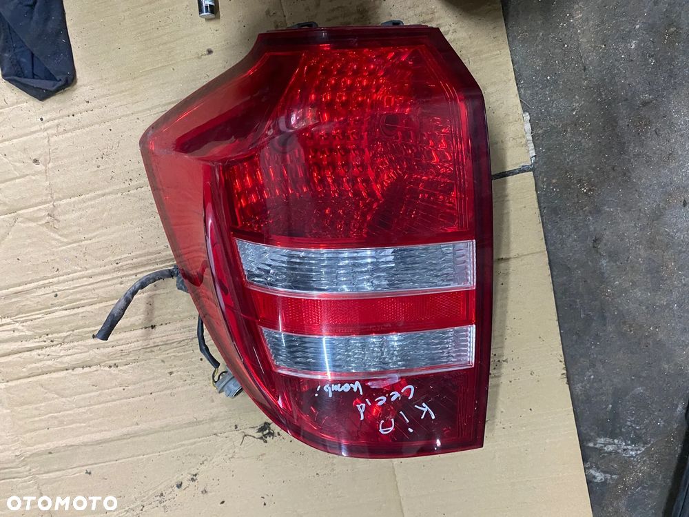 KIA CEED I KOMBI LAMPA LEWA TYŁ - 2