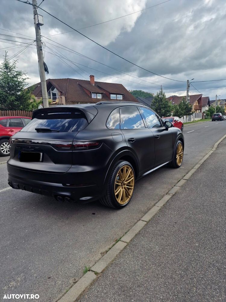 Porsche Cayenne - 9