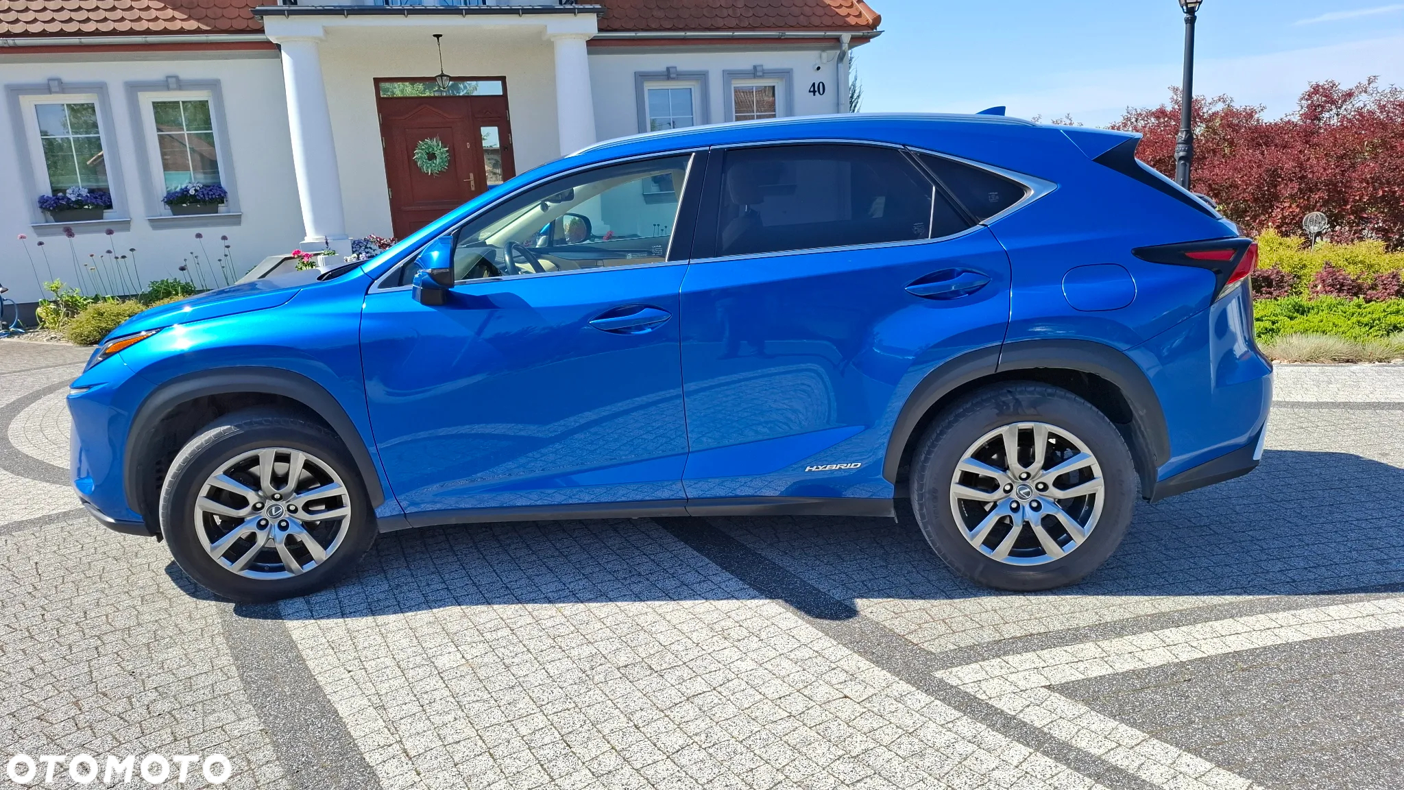 Lexus NX 300h Comfort AWD - 2