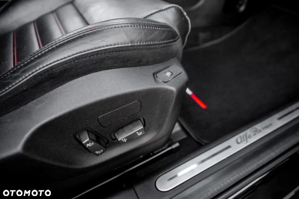 Alfa Romeo Giulietta 1750 TBi Quadrifoglio Verde - 20