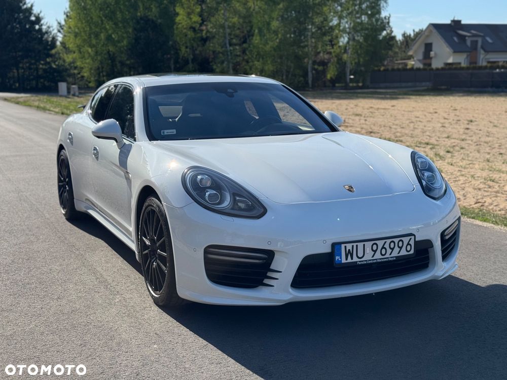 Porsche Panamera GTS PDK - 1