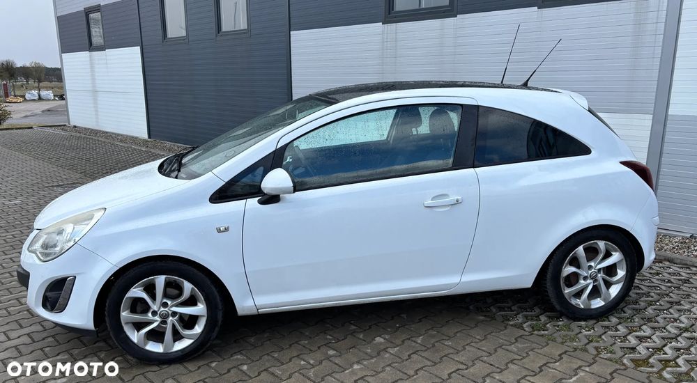 Opel Corsa 1.4 16V Sport - 2