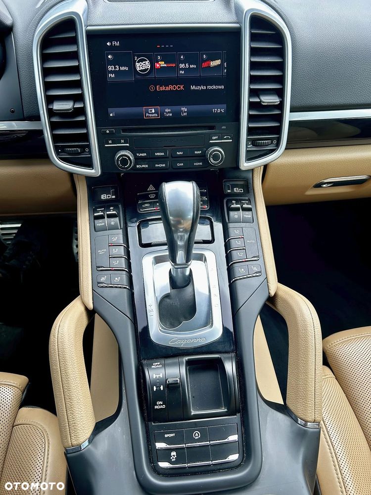 Porsche Cayenne S - 16