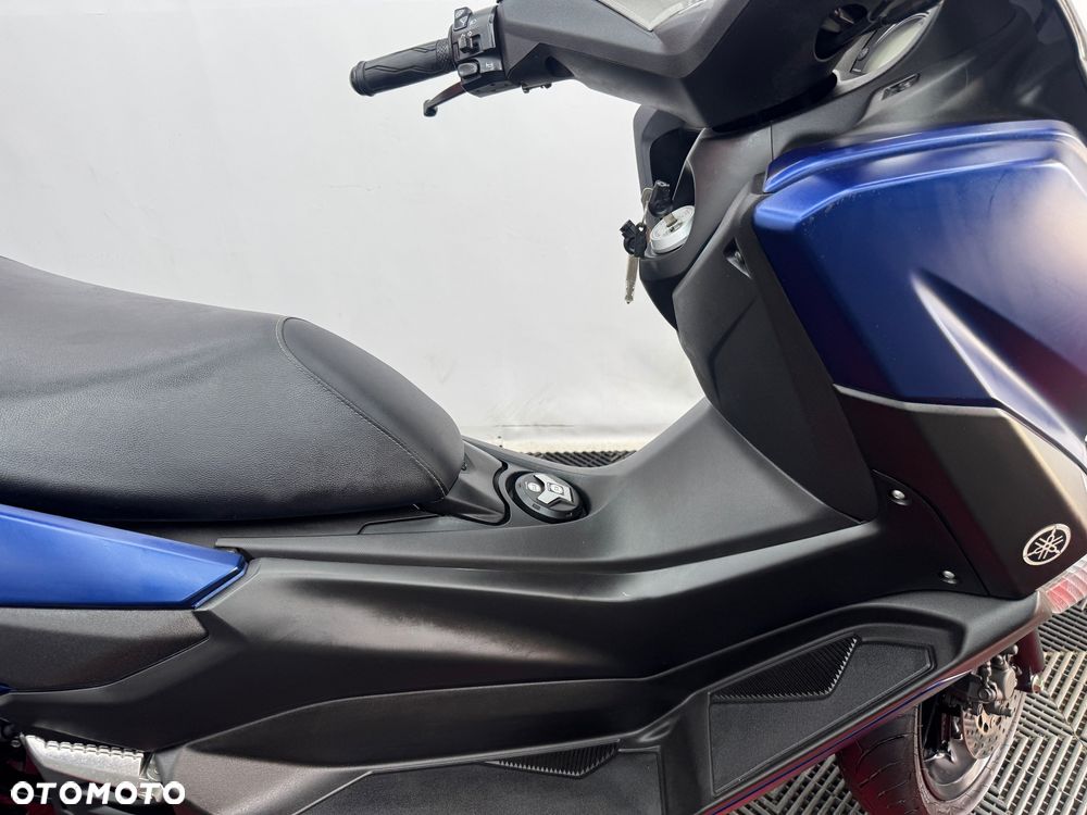Yamaha NMAX - 31