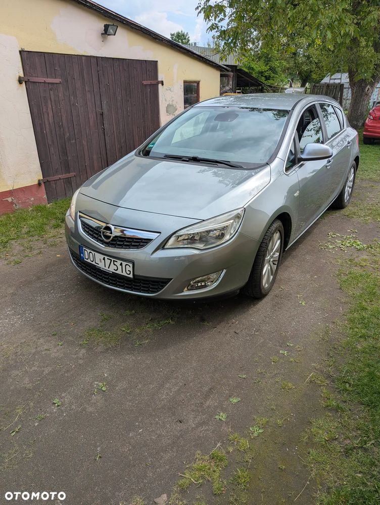 Opel Astra 1.7 CDTI DPF Design Edition - 1