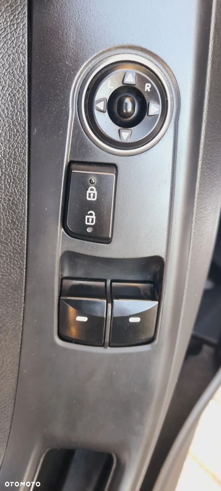 Hyundai Elantra - 20