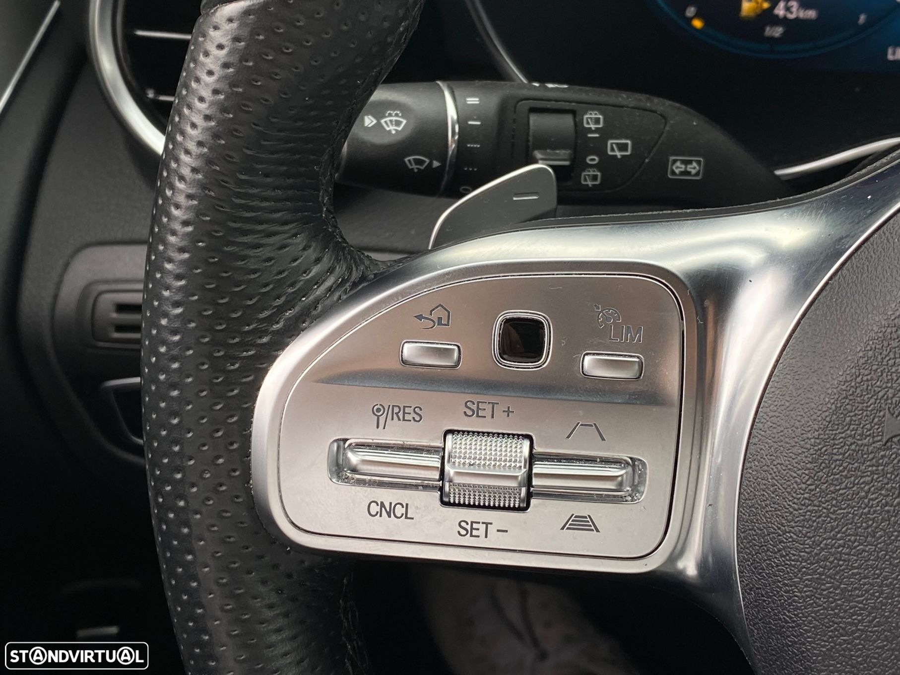 Mercedes-Benz GLC 300 - 25