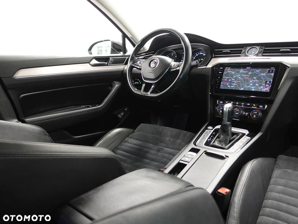 Volkswagen Passat 2.0 TDI SCR DSG Highline - 27