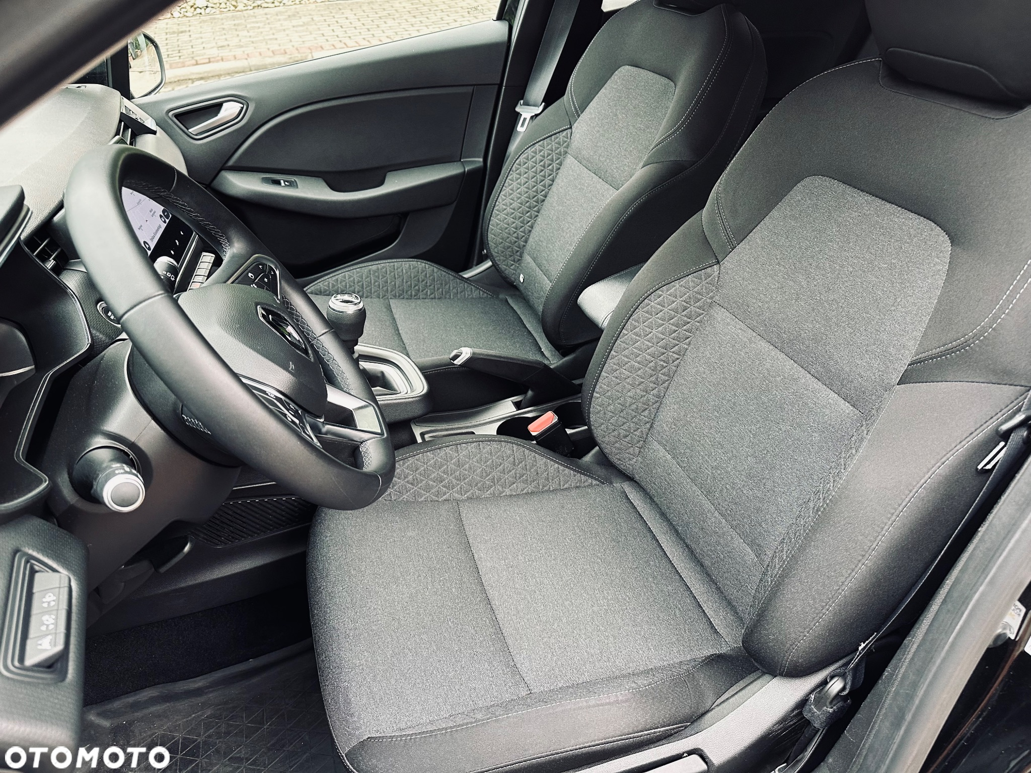 Renault Clio - 11