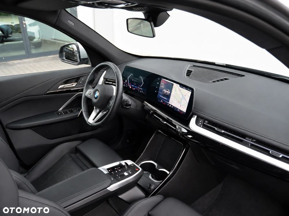 BMW X1 sDrive20i mHEV - 32