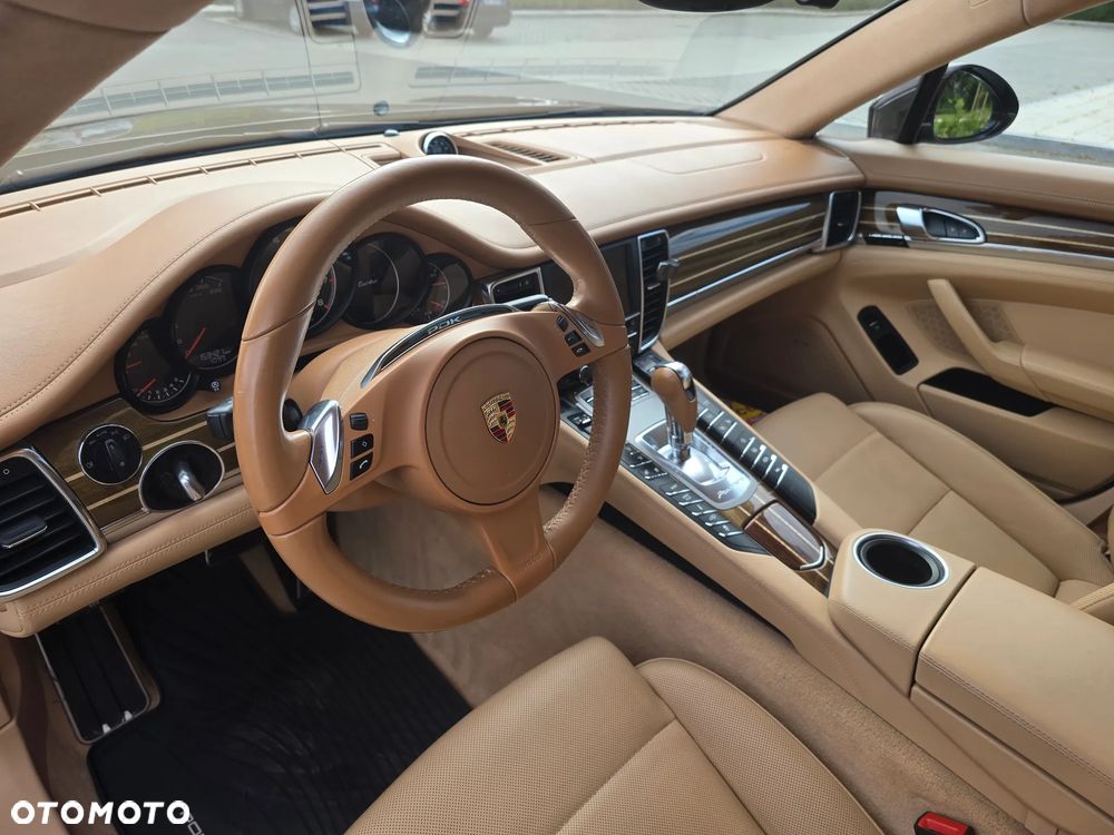 Porsche Panamera Turbo - 15
