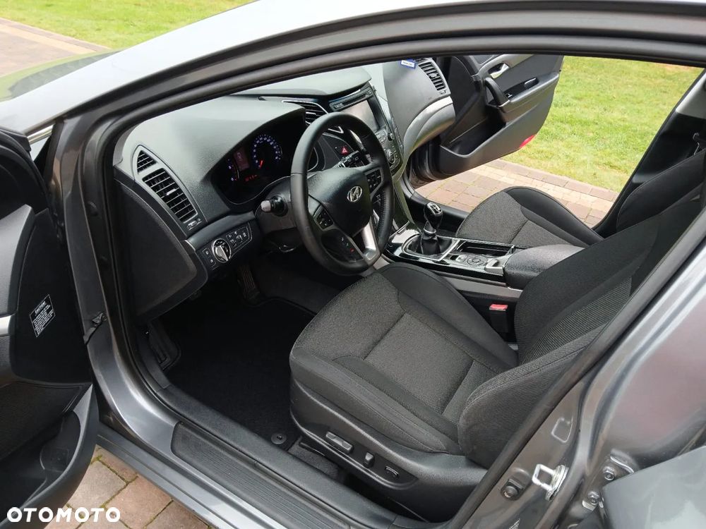 Hyundai i40 1.7 CRDi Comfort + - 24