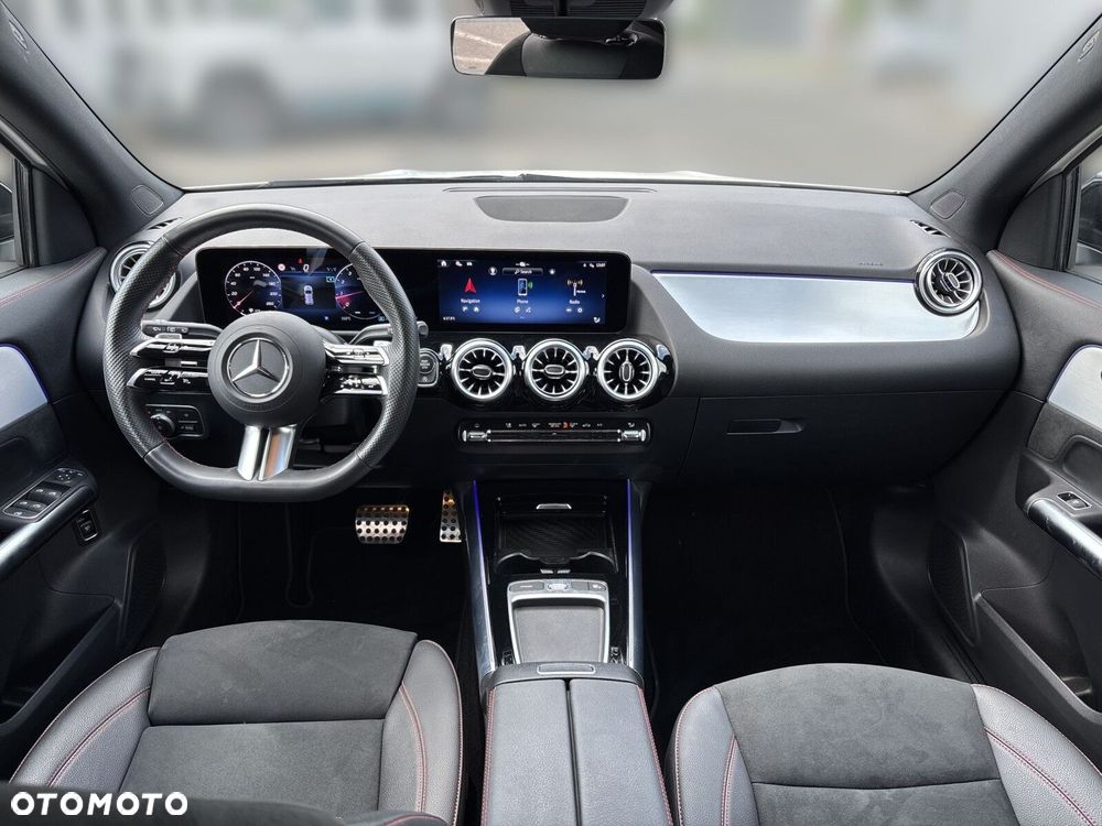 Mercedes-Benz GLA - 14