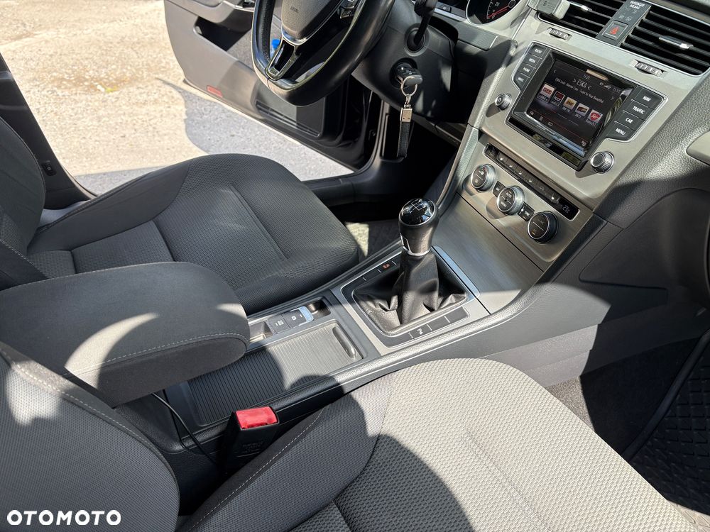 Volkswagen Golf VII 1.6 TDI BMT Comfortline - 13