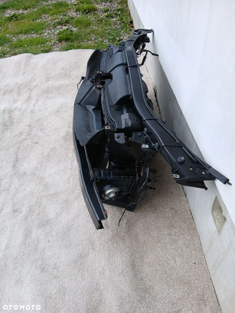 PAS PRZEDNI CZOŁÓWKA BMW E-90 E-91 KOMPLET - 2