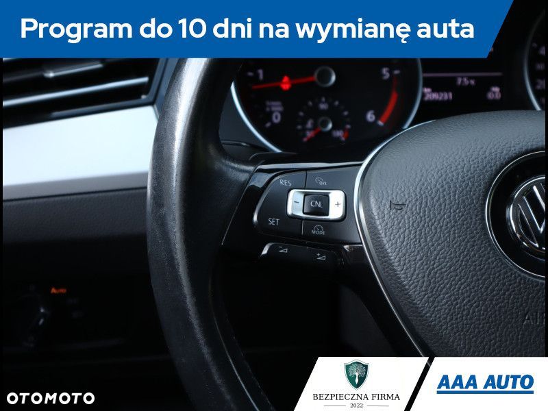 Volkswagen Passat - 19