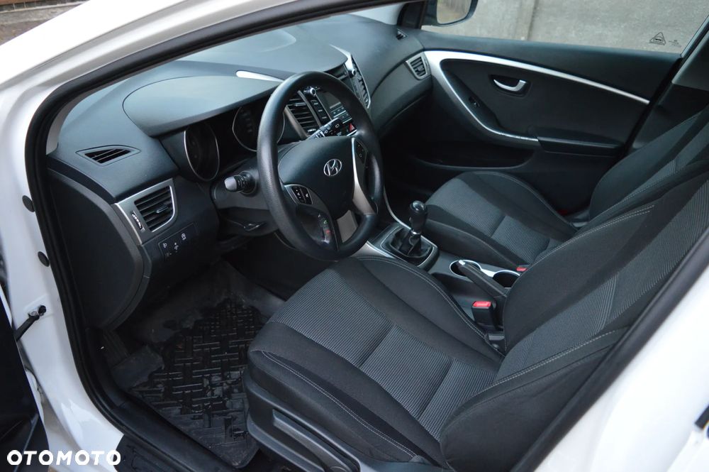 Hyundai i30 ver-1-6-crdi-bluedrive-classic - 8