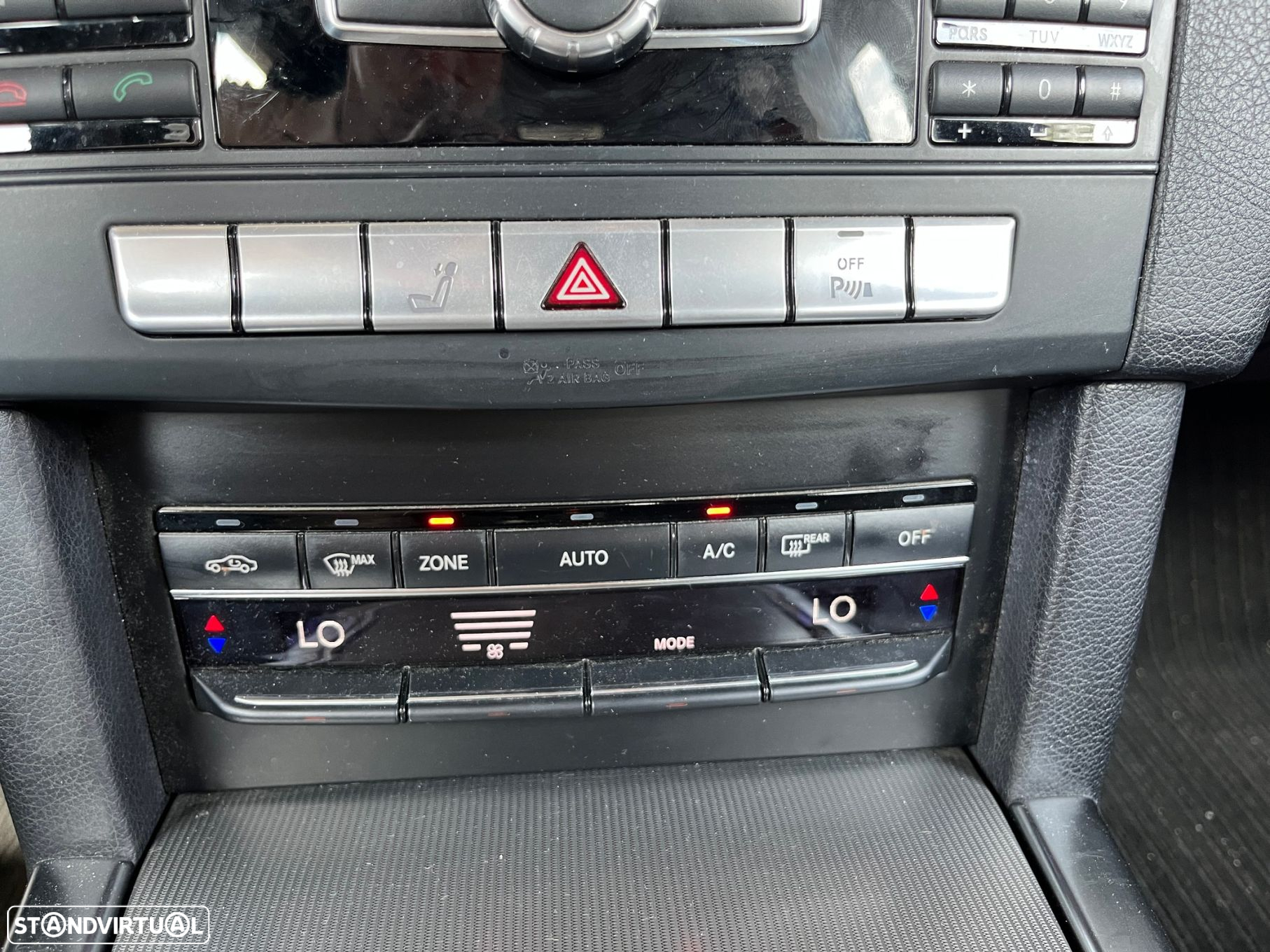 Mercedes-Benz E 300 Bluetec Hybrid Avantgarde - 32