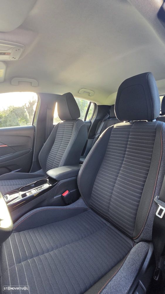 Peugeot e-208 Allure Pack - 4