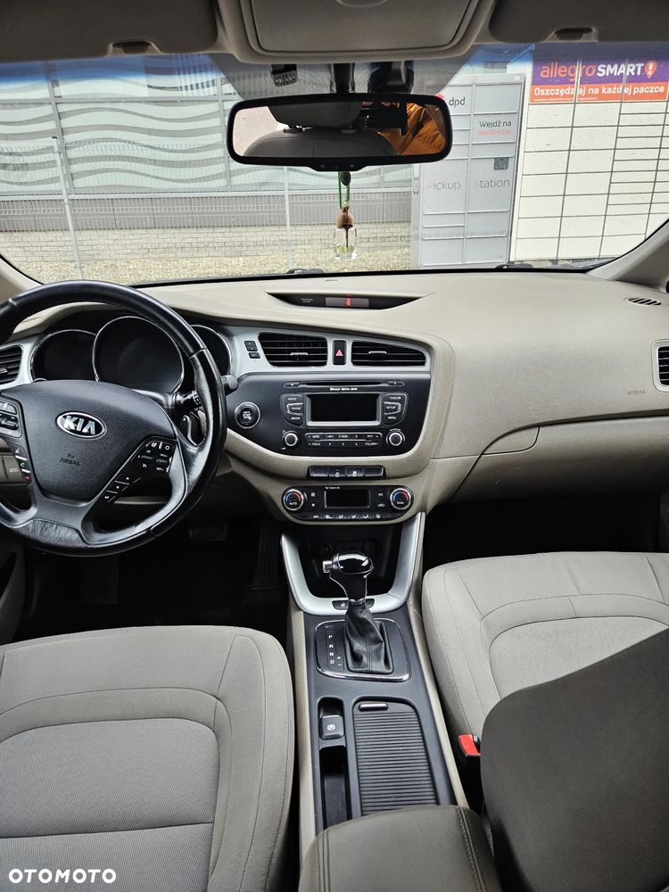 Kia Ceed - 8