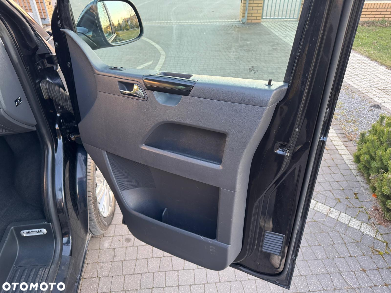 Volkswagen Caravelle - 21
