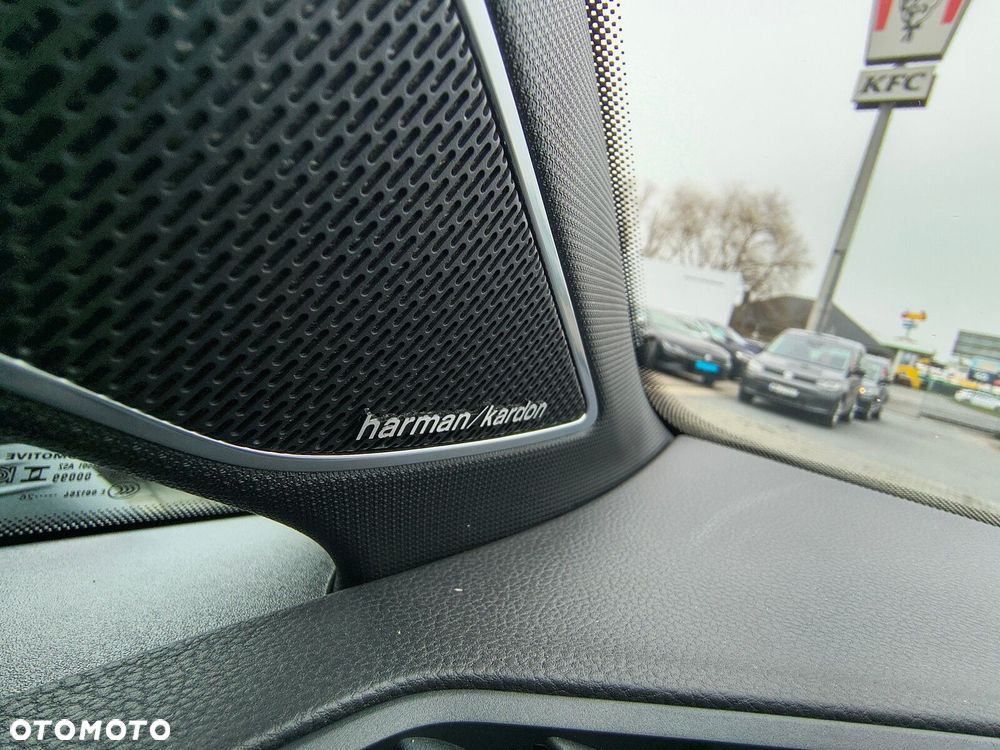 Volkswagen Golf Variant 2.0 TSI 4Motion R - 26