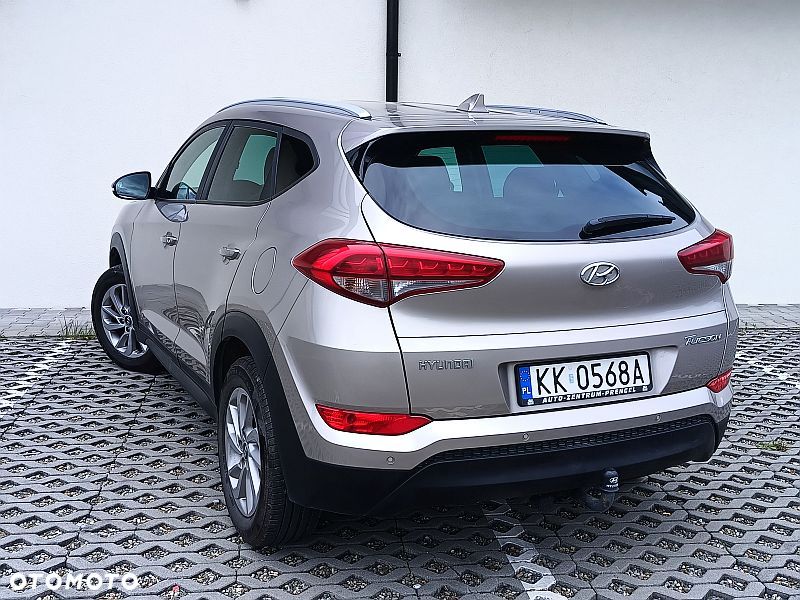 Hyundai Tucson blue 1.6 GDi 2WD Navi - 17