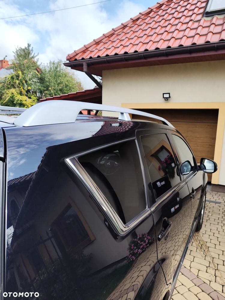 Mitsubishi Outlander 2.0 DID Intense + - 24