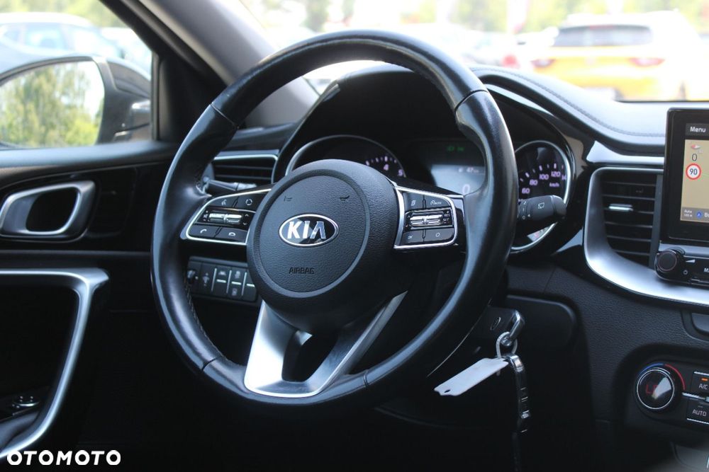 Kia XCeed - 27